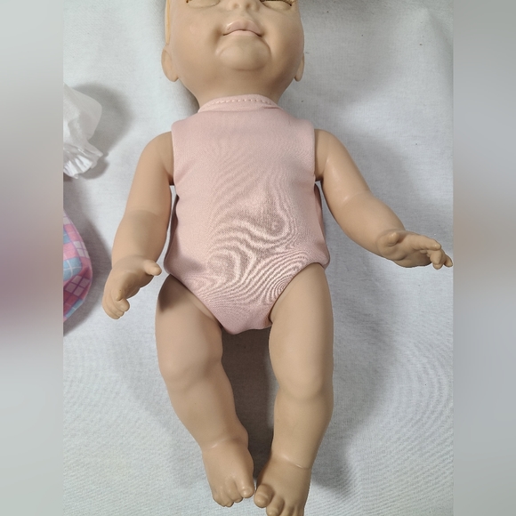 Spin Master Luvabella Newborn Interactive Toy Girl Doll Pink Realistic 14" Works - Picture 7 of 15